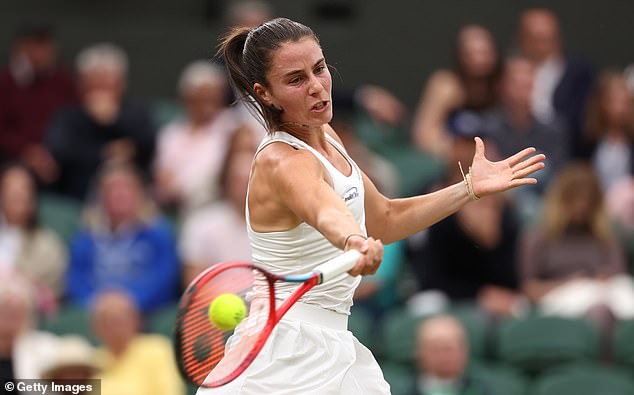 Emma Navarro fell 6-2, 6-1 to Jasmine Paolini in the Wimbledon quarterfinals on Tuesday