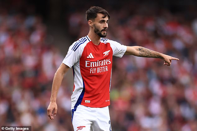 Porto have agreed to re-sign Arsenal midfielder Fabio Vieira on a season-long loan