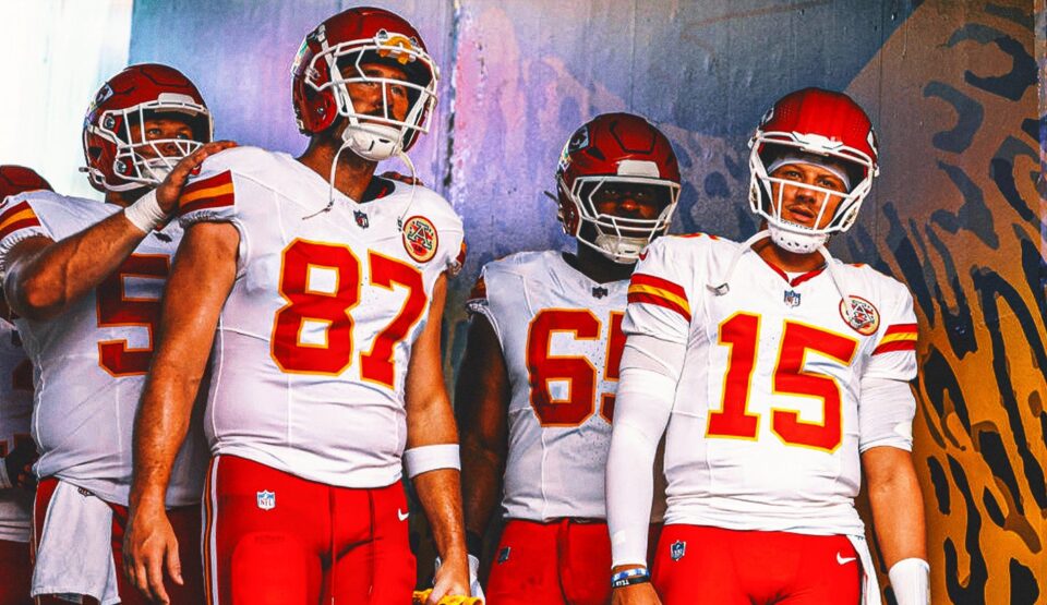 Will Chiefs' offensive burden once again fall on Patrick Mahomes, Travis Kelce?