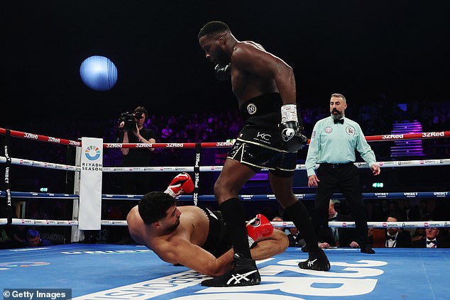 Lawrence Okolie secured an impressive victory against Hussein Muhamed as he made his professional debut.