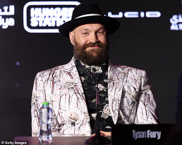 Oleksandr Usyk's camp have demanded that Tyson Fury trim his beard ahead of their fight